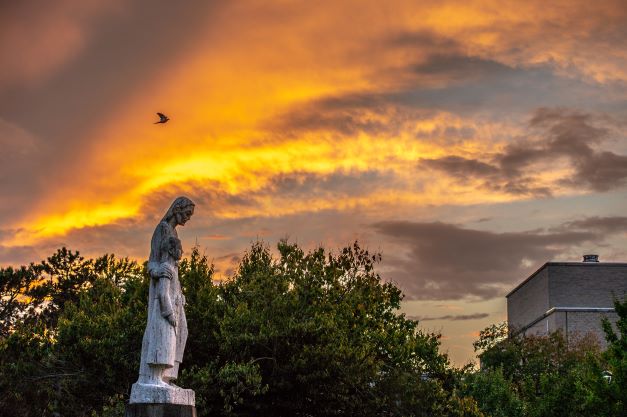 statue-at-sunset.jpg