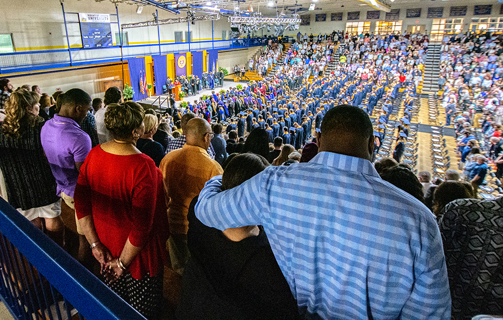 audience at commencement.